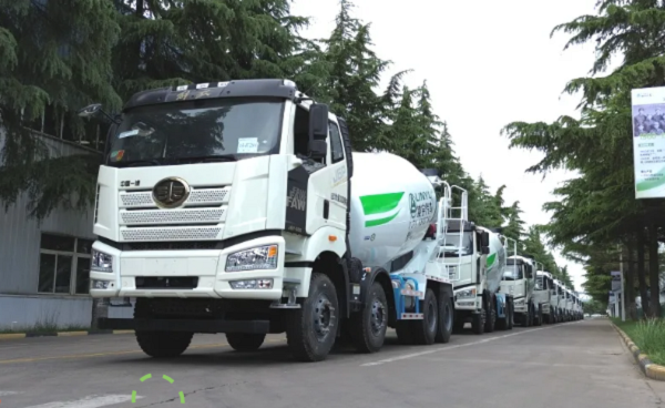 【發(fā)車(chē)新聞】看！TA們列隊(duì)成行，趕上春夏交接的“末班車(chē)”！