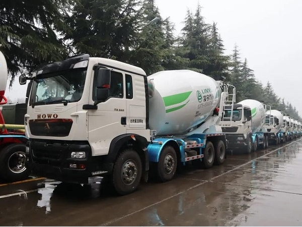 春雨濛濛，氣勢(shì)如虹！凌宇攪拌車震撼發(fā)車！