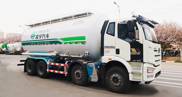 凌宇干混砂漿車的特點(diǎn)都有什么？
