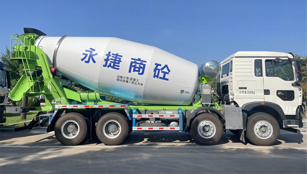 【發(fā)車新聞】重汽&凌宇攪拌車交付客戶！